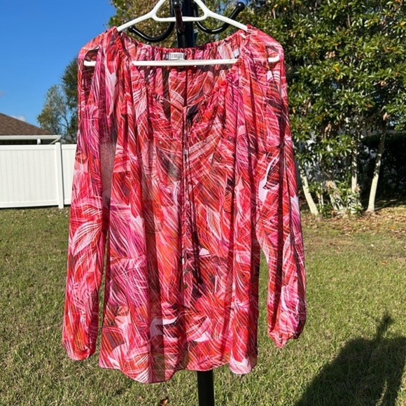 ~eN Jennifer Lopez red embellished cold-shoulder top - Picture 2 of 16